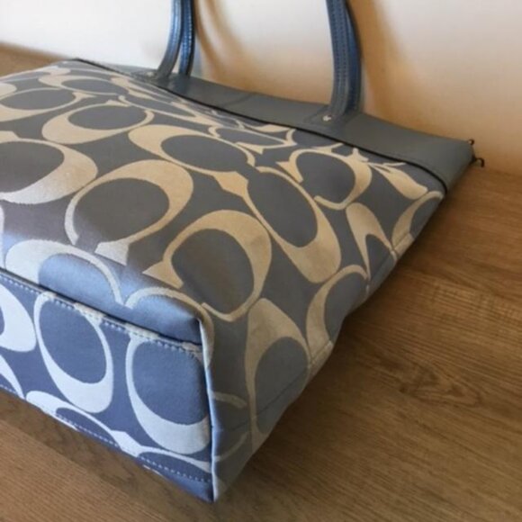 COACH Laura 18335 Large Tote Bag Blue Signature C Canvas and Leather NWOT - Picture 6 of 11